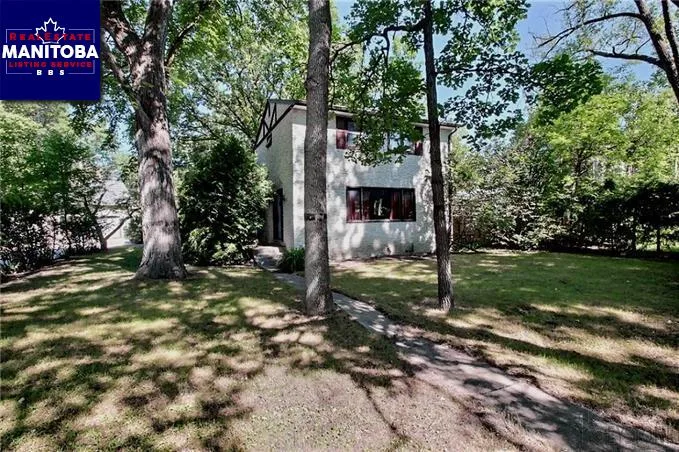 136 Wildwood Park, Winnipeg