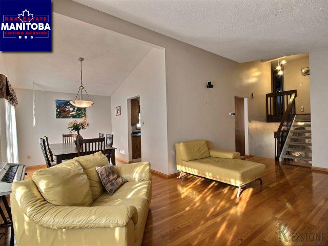 Property 2067 Sinclair Street img1