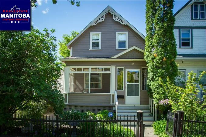 38 Knappen Avenue