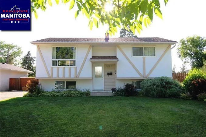 14 Peel Crescent, Winnipeg