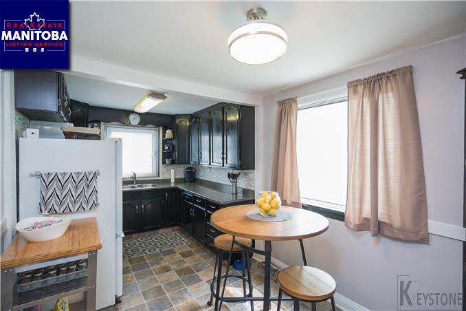 Property 725 Inkster Boulevard img1