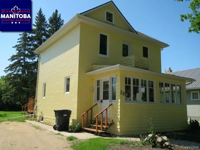 29 3rd Avenue Southwest, Dauphin