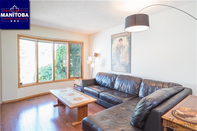 Property 28 Alderbrook Rd img1