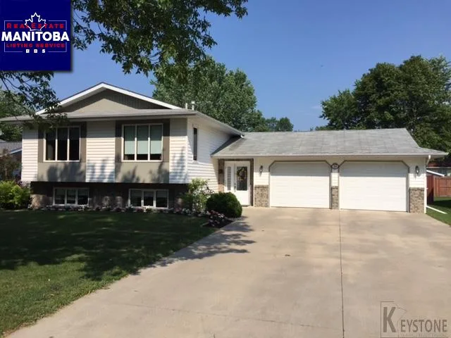 4 Bed House for Sale at 215 Pineview Drive, Winkler, MB - MLS® #1719446