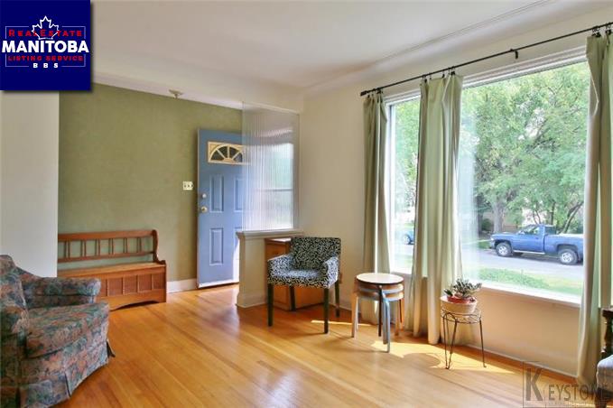 Property 20 Ballard Crescent img1