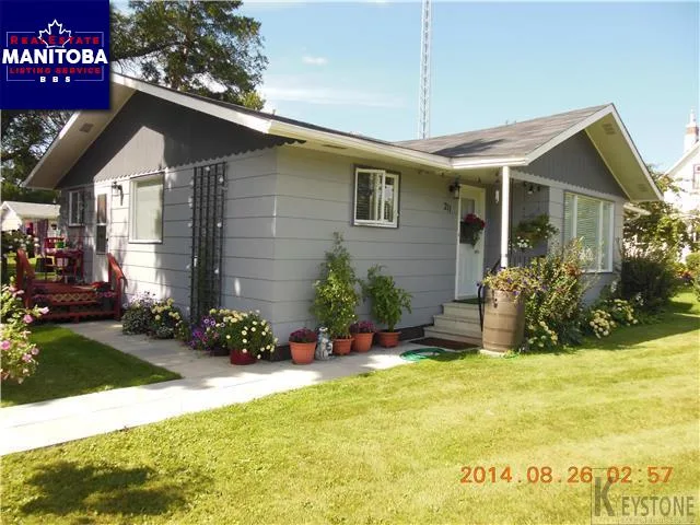 3 Bed House for Sale at 211 Broadway Street North, Deloraine, MB - MLS® #1719489