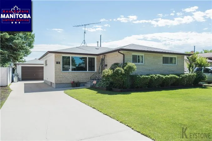 53 Brewster Bay, Winnipeg