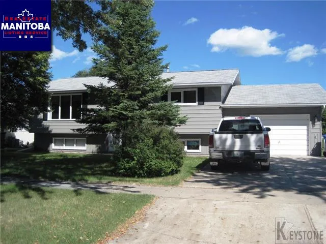 104 Centennial Dr, Dauphin