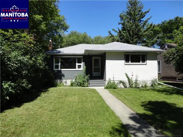 881 Crescent Dr, Winnipeg