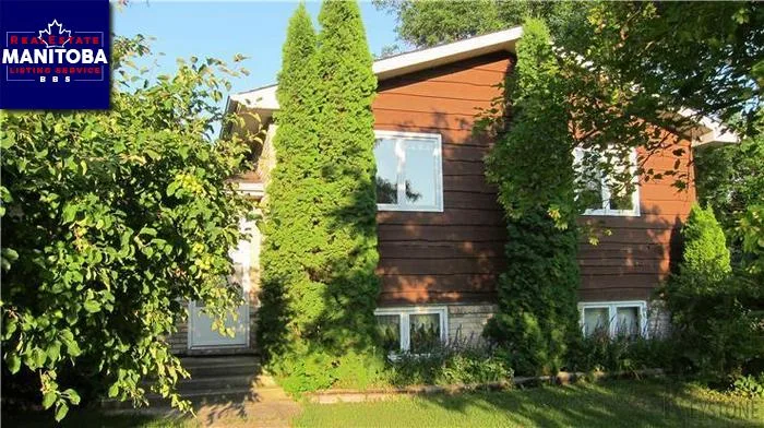 4 Bed House for Sale at 131 4th Ave, Gimli, MB - MLS® #1721023