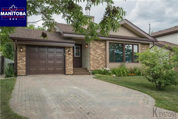35 Point West Dr, Winnipeg
