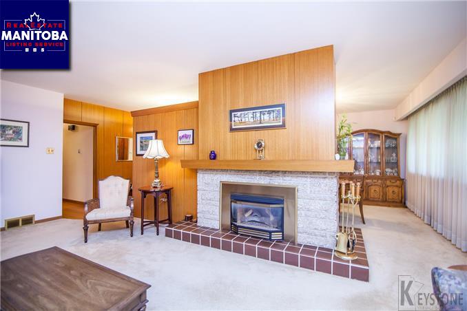 Property 50 Henday Bay img1
