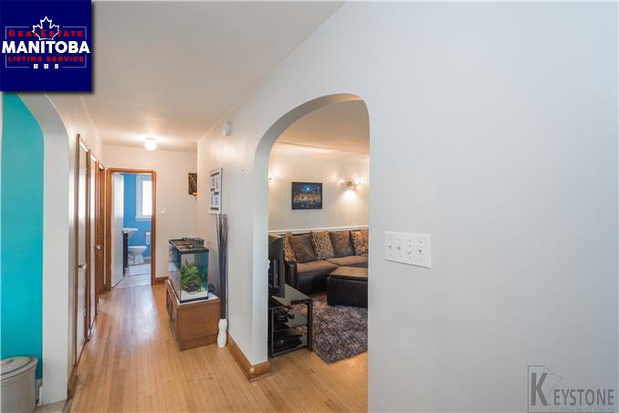 Property 80 Luxton Ave img1