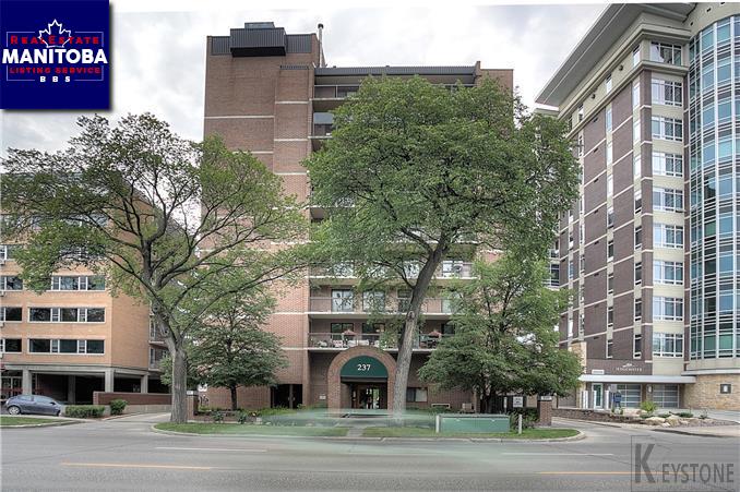 Property 502 237 Wellington Cr img1