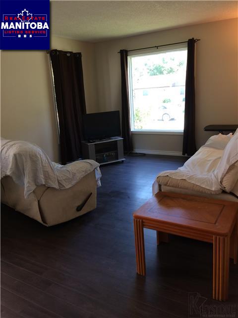 Property 1986 William Ave W img1