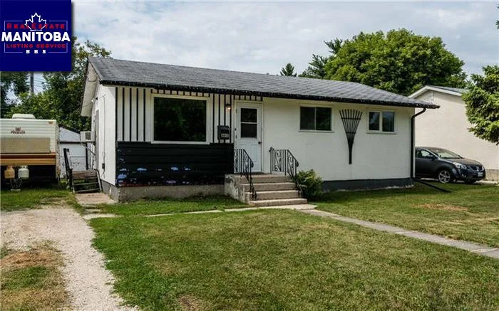 720 Mclean Ave, Selkirk