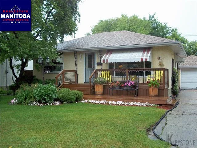 969 Elizabeth Rd, Winnipeg