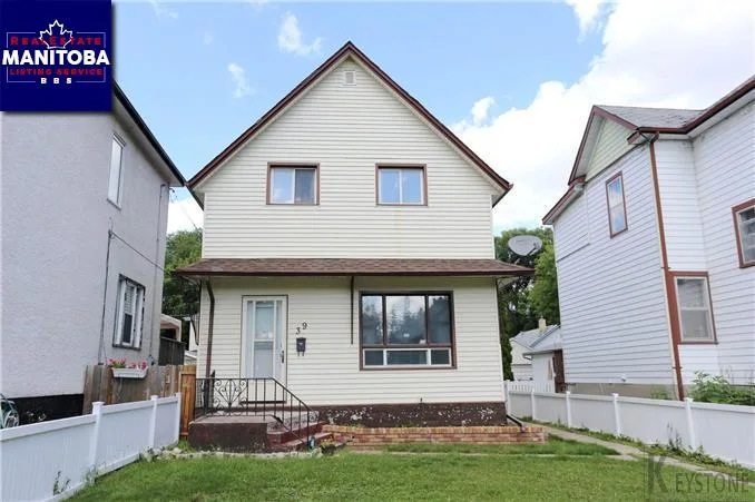 39 Cobourg Ave, Winnipeg