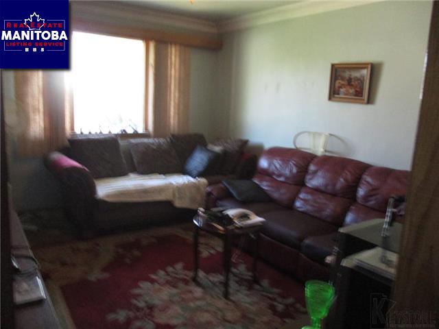 Property 600 Riverton Ave img1