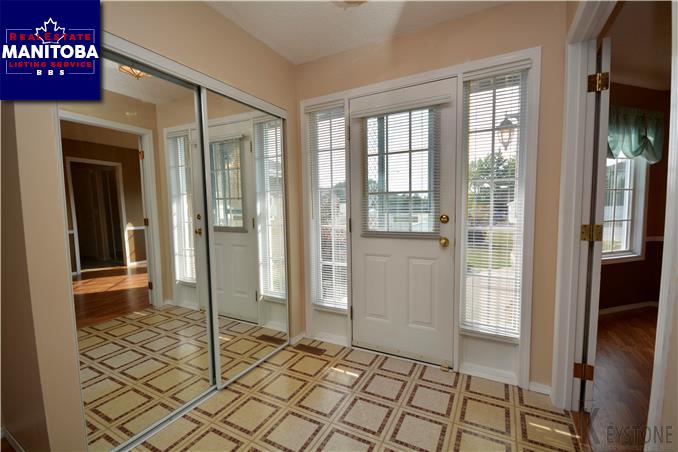 Property 1073 Scurfield Blvd img1