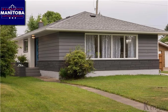 133 Broad Bay, Winnipeg