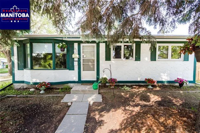 2 Regina Pl, Winnipeg