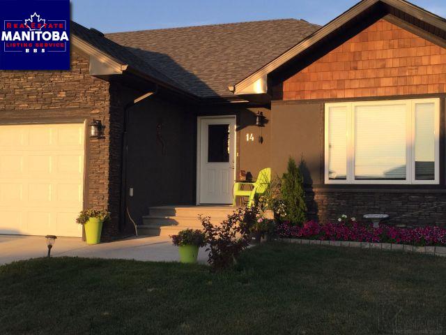 Property 14 Foxdale Way Main image