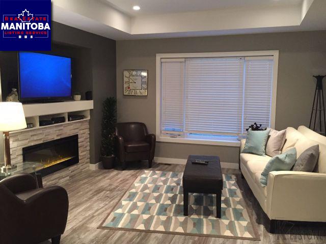 Property 14 Foxdale Way img1