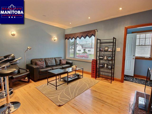 Property 907 Minto St img1