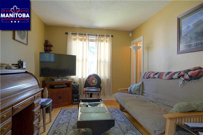 Property 767 Valour Rd img1