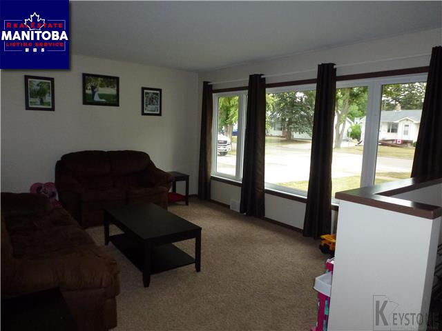 Property 220 11th St img1