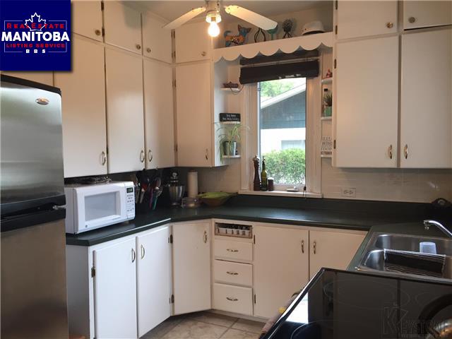 Property 123 3rd St img1