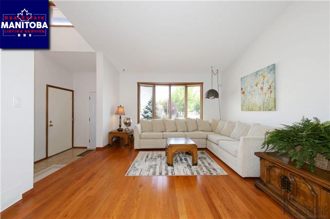 Property 2 Eglinton Cr img1