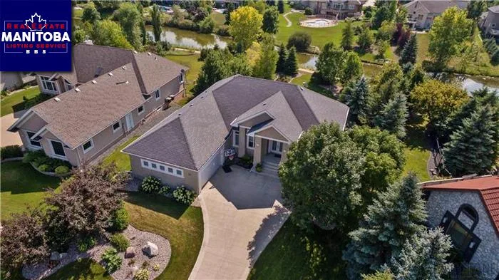 39 Woodstone Dr, East St Paul