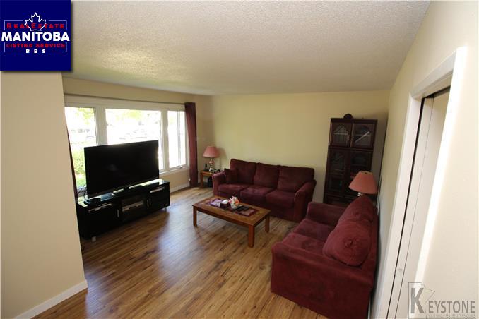 Property 417 Keenleyside St img1