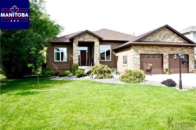 Property 11 Rossmere Cr img1