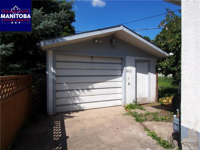 Property 725 Midland St img1