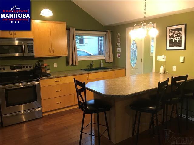 Property 631 William Ave img1