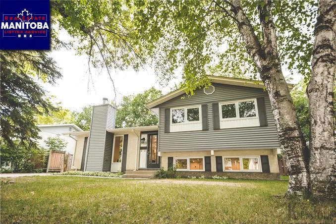 818 Laxdal Rd, Winnipeg