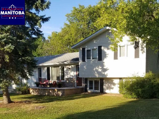 72 Ashgrove Cr
