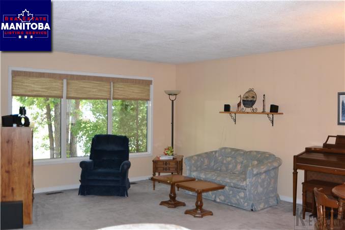 Property 975 Isbister St img1