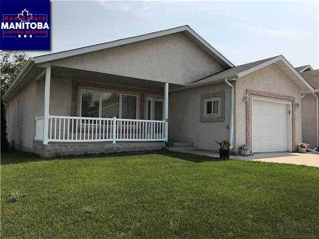 Property 15 Burr Oak Way Main image