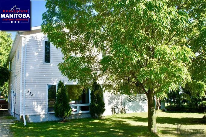 324 3rd St E