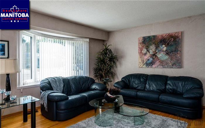 Property 11 Oakridge Bay img1