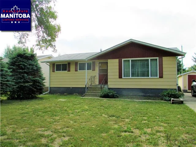 215 Merrell Ave, Dauphin