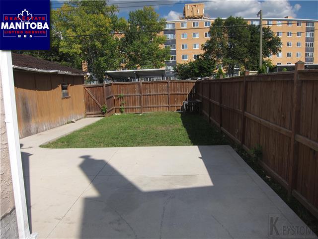 Property 606 Beaverbrook St img1