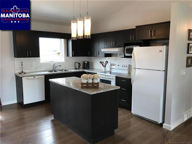 Property 2 Kingfisher Bay img1