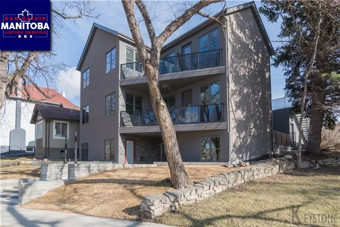 1 218 Enfield Cr, Winnipeg