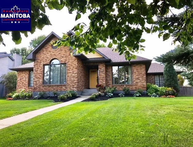 115 Colchester Bay, Winnipeg