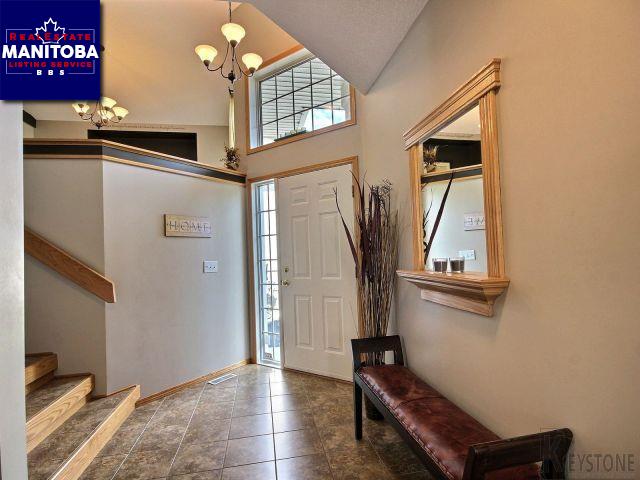 Property 424 Island Shore Blvd img1